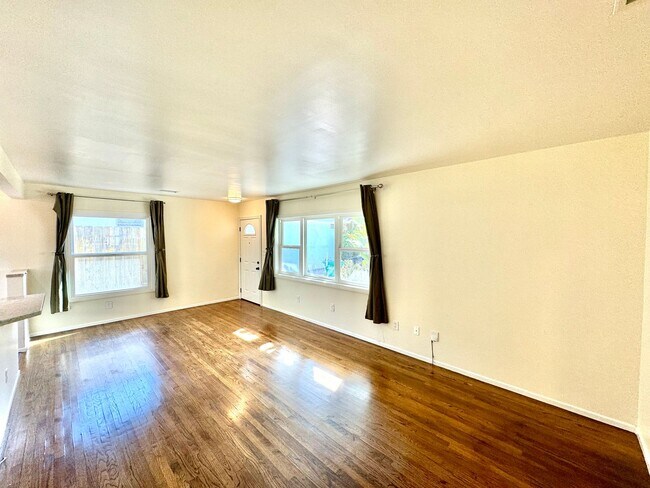Building Photo - Great 3B/1.5BA Home in Allied Gardens!