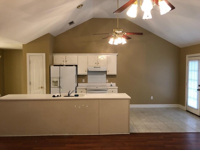 Building Photo - 1678 Colonial Estates Rd