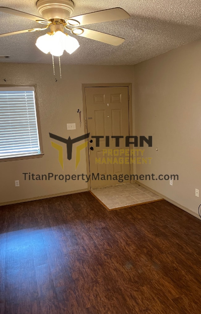 Building Photo - One Bedroom apartment