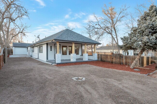 Foto del edificio - Beautiful 3 Bed 1 Bath Home in Edgewater!