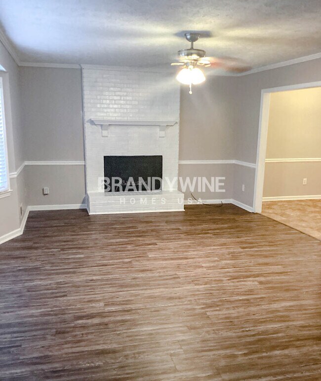 Foto del edificio - 2122 Tiffany Ln