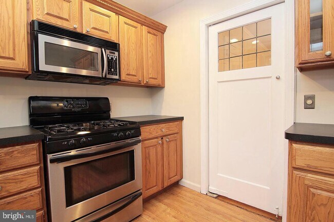 Foto del edificio - 208 Edgehill Rd