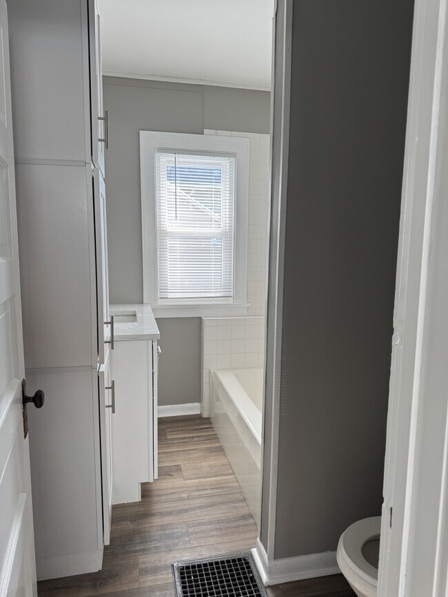 Foto del edificio - 504 S Jefferson St