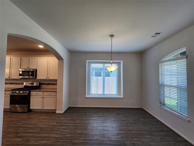 Building Photo - 411 Alaska Cedar Dr