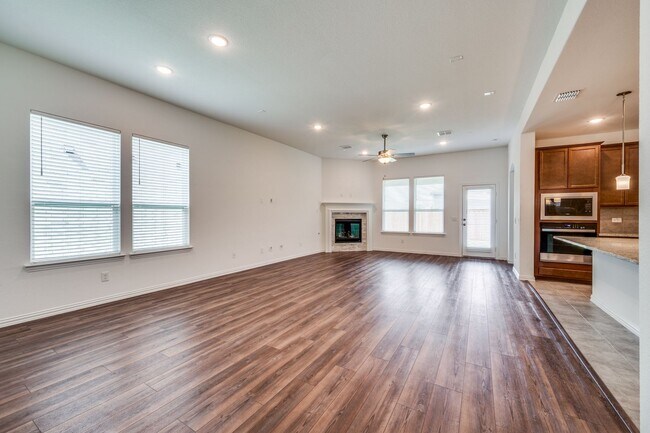 Building Photo - 3805 PEARLWOOD Rd