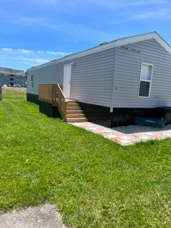 Building Photo - 23 Meadowview Ln