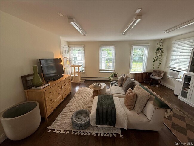 Foto del edificio - 9 Oyster Bay Road