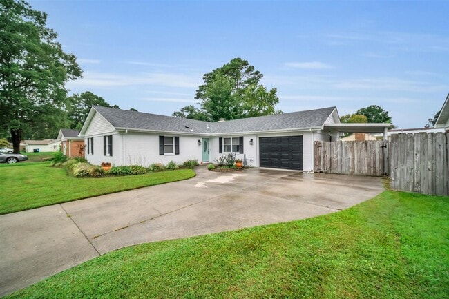Building Photo - Groveland Park
