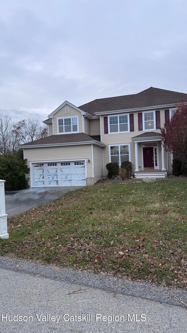 Building Photo - 245 Buttonwood Way