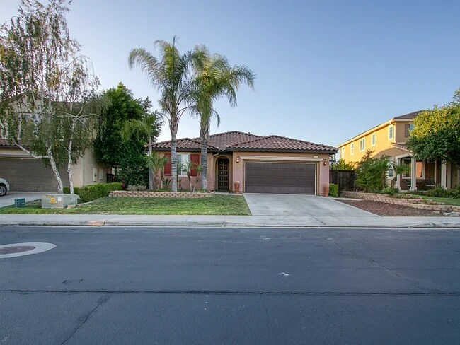Building Photo - 38152 Mulligan Dr