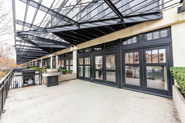 Building Photo - 1151 W 14th Pl