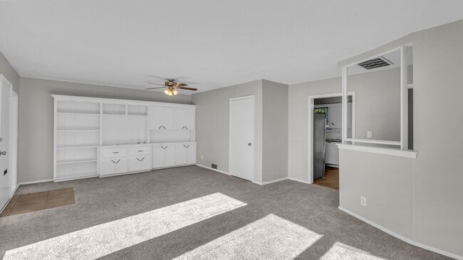 Foto del edificio - E 35th St Duplex