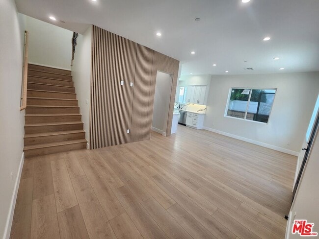 Foto del edificio - 13540 Hamlin St