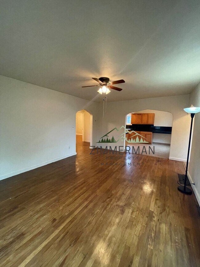 Building Photo - 3 br, 2 bath House - 2180 Laurel Ave NE