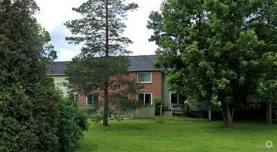 Building Photo - 737 Robin Rd