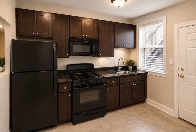 Foto del edificio - 3221 W Division St