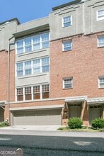 Building Photo - 1381 Parkview Ln