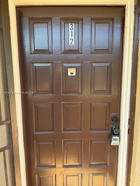 Foto del edificio - 6101 N Falls Cir Dr