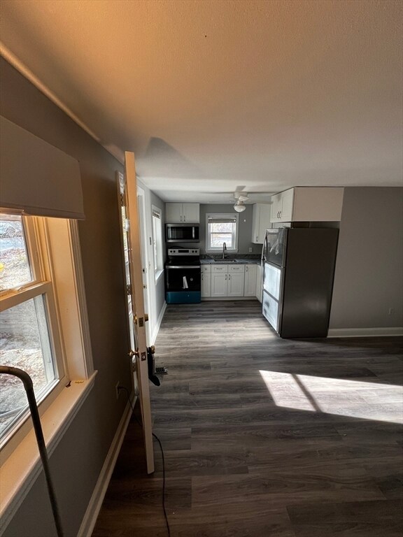 Building Photo - 517 Judson St