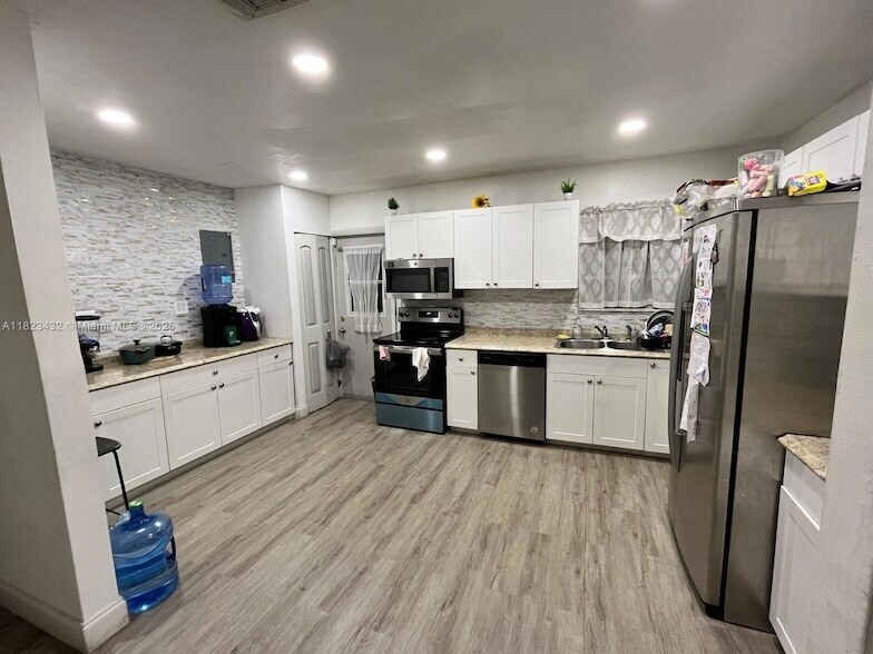 Primary Photo - 220 N 66th Ave