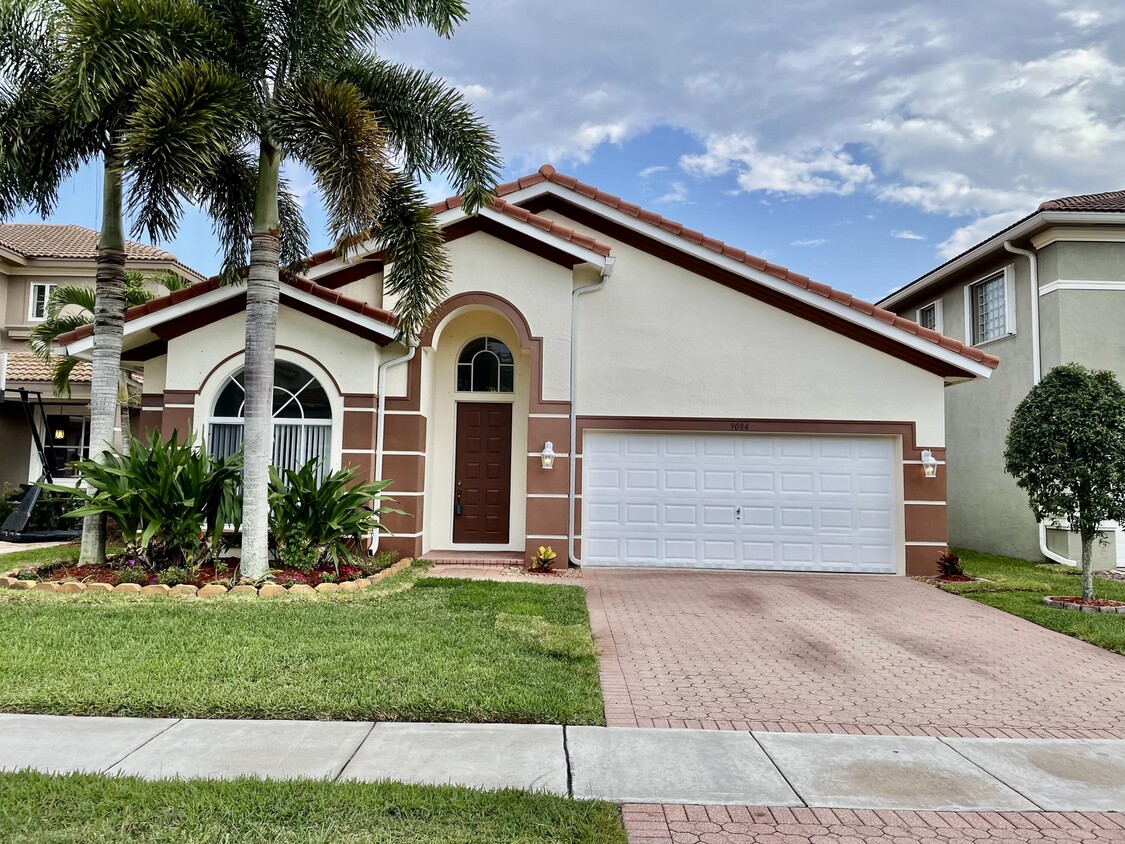 Primary Photo - 9084 Silver Glen Way