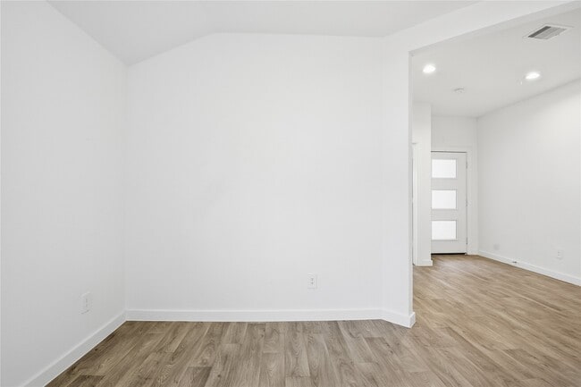 Building Photo - 14251 Big Bnd Dr