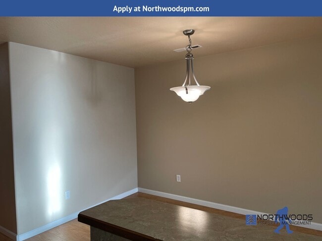 Building Photo - Very Nice 2 Bedroom 2 Bath Home Located in a 55+ Community in Central Point