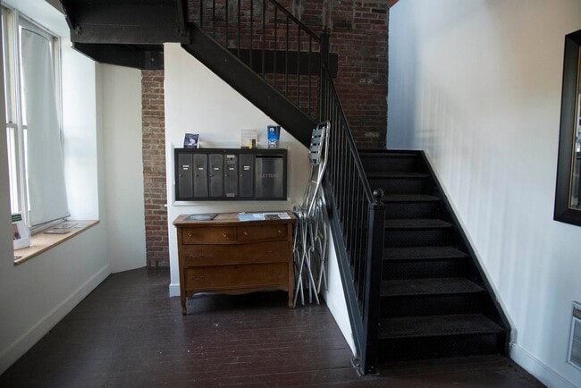 Foto del edificio - 12 Front St