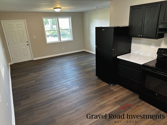 Foto del edificio - 4-Bedroom Home for Rent on Stillman Blvd