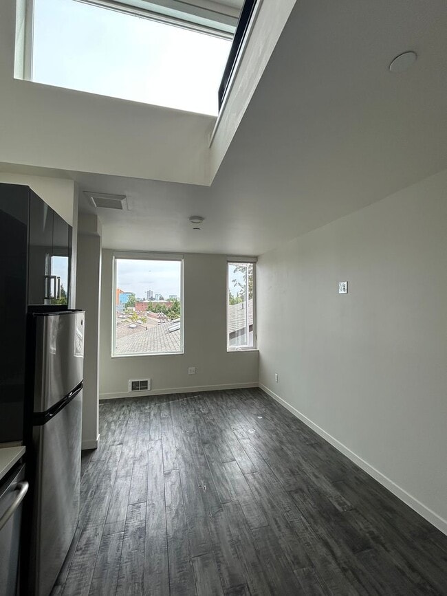 Interior Photo - 741 Harvard Modern studios with w/d in unit!
