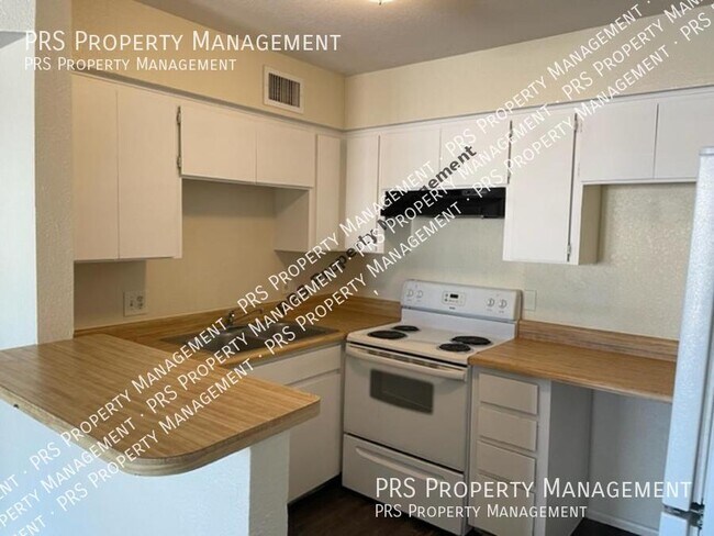 Foto del edificio - 461 W 16th Ave