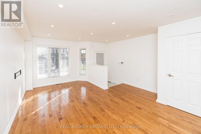 Photo du bâtiment - 25 Arundel Dr