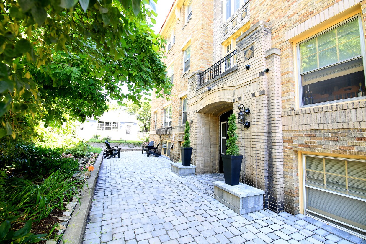 Foto principal - 2120 Aldrich Ave S