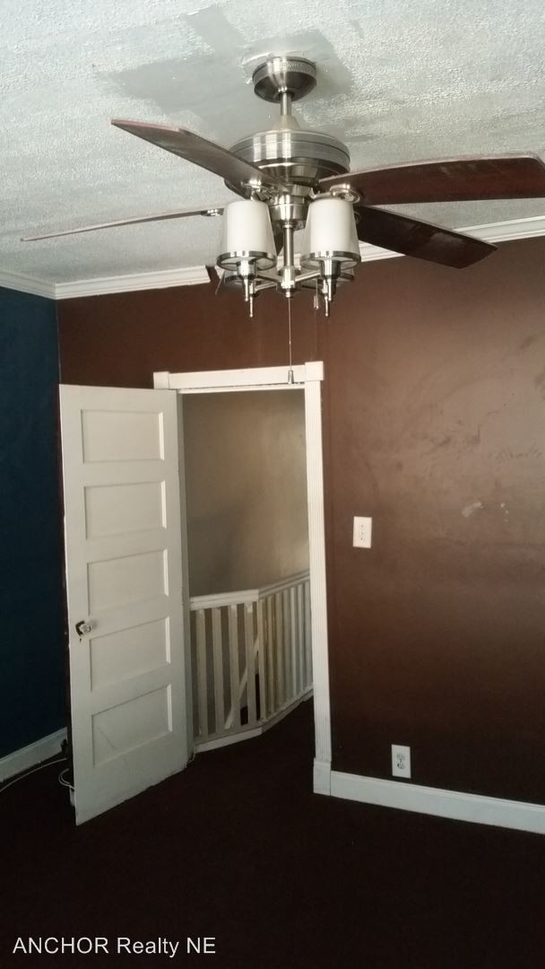 Building Photo - 3 br, 1 bath House - 938 W Fisher Ave.