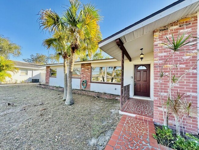 Foto del edificio - 13788 Montego Dr