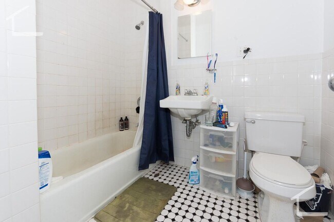 Building Photo - Nice 3 bed in Cleveland Circle