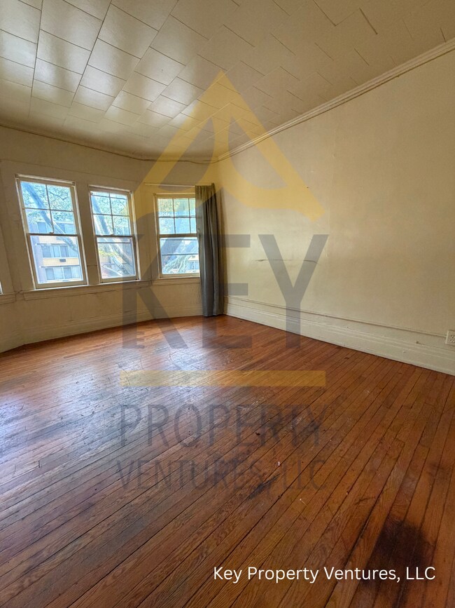 Building Photo - 20 Clay Ave