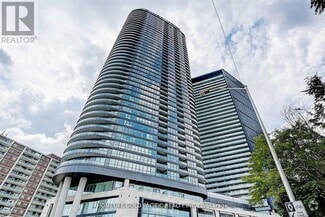 Building Photo - 585-585 Bloor St E