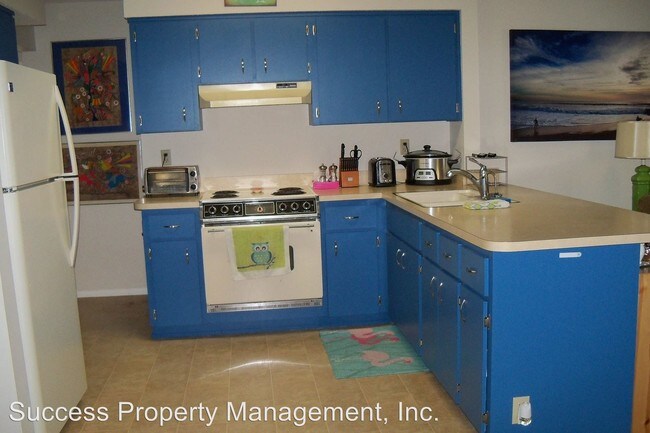 Building Photo - 303 Clearfield Ave