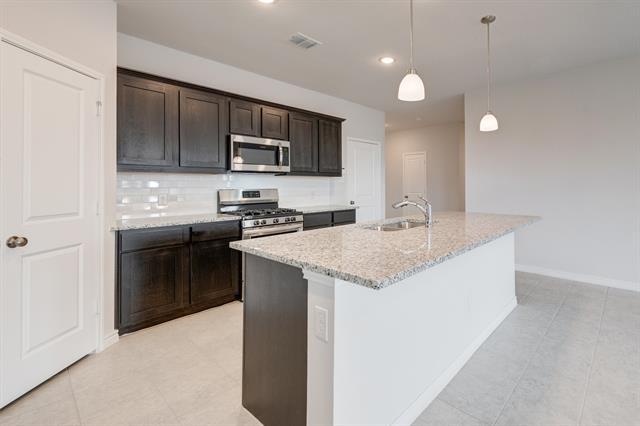 Foto del edificio - 2912 Rose Heath Ln