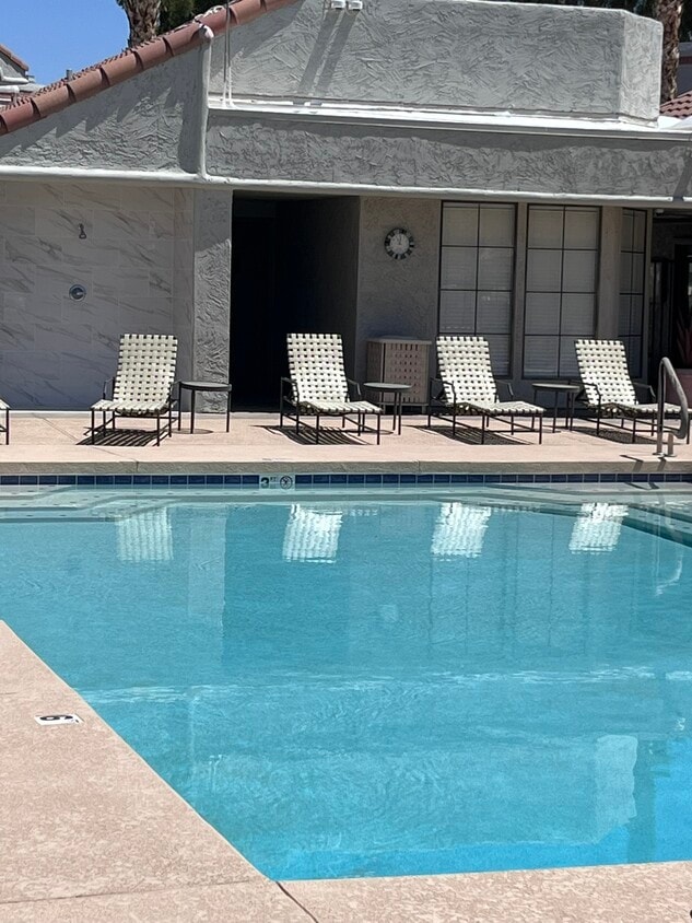 Foto principal - 10115 E Mountain View Rd