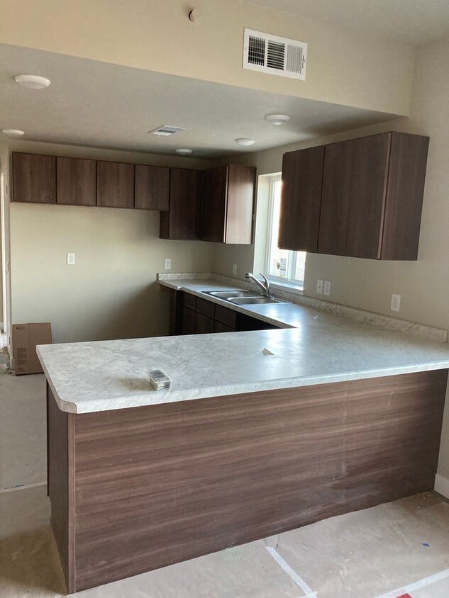 Building Photo - Apache View Condos