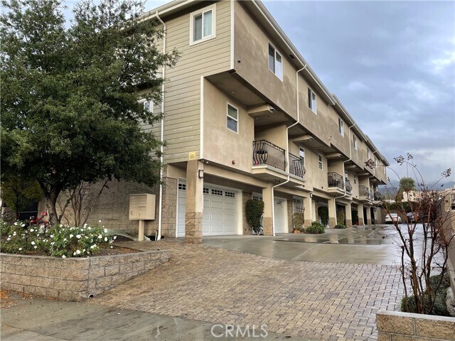 Primary Photo - 10330 Mt Gleason Ave