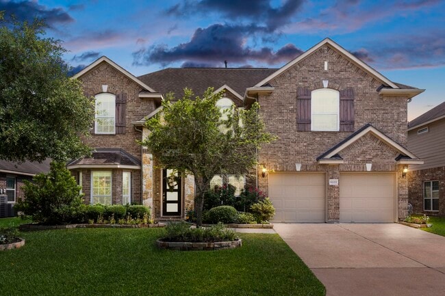 Building Photo - 6223 Pinewood Heights Dr