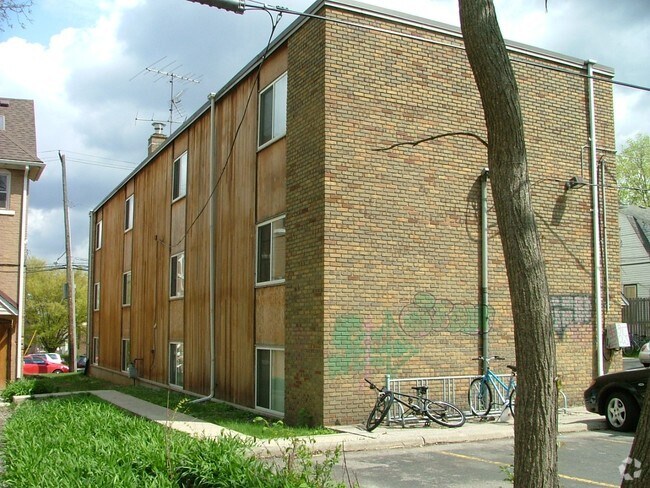 Building Photo - 418-426 E Kingsley St