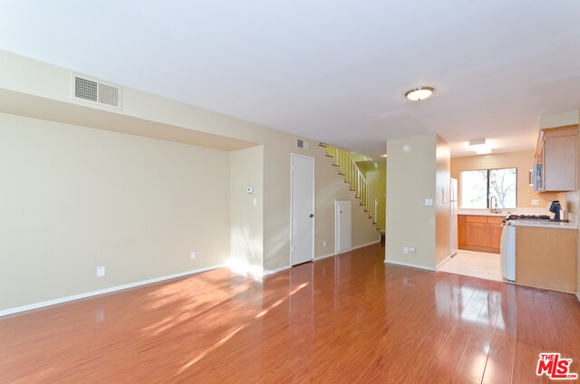 Building Photo - 1805 S Barrington Ave