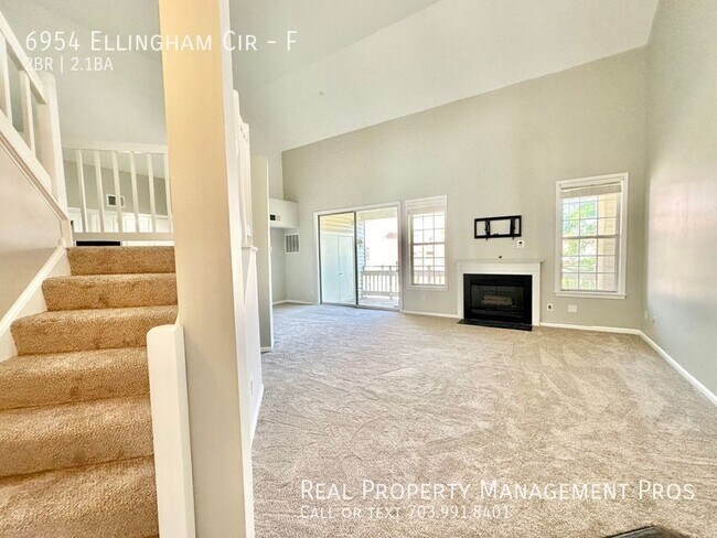 Foto del edificio - 6954 Ellingham Cir
