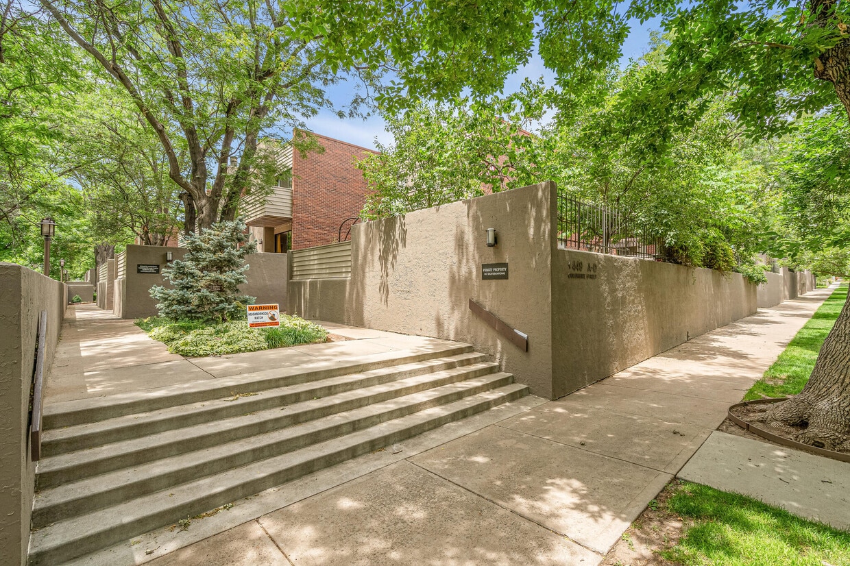 Primary Photo - 450 Josephine St