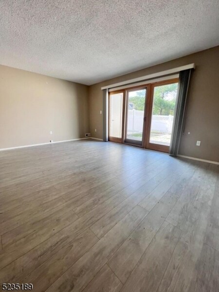 Building Photo - 2805 Pinhorn Dr