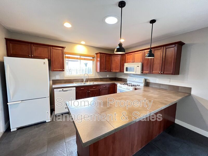 Primary Photo - 3931 Genine Dr